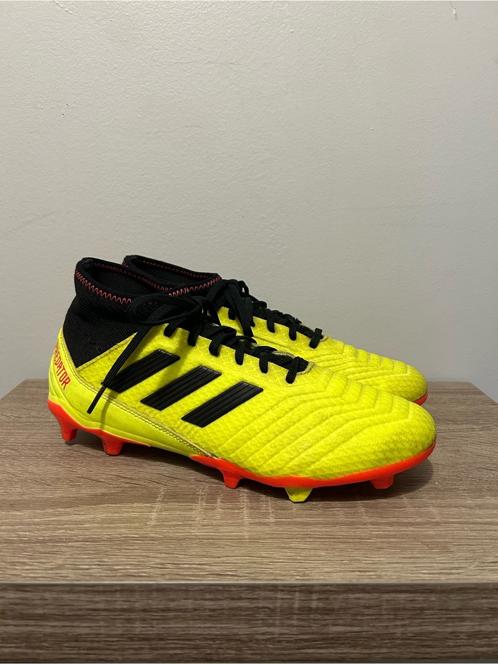 2018 Adidas Predator 18.3 Soccer Cleats Size 9 US